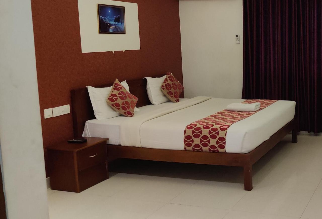Hotel Hilite Inn Kochi ภายนอก รูปภาพ