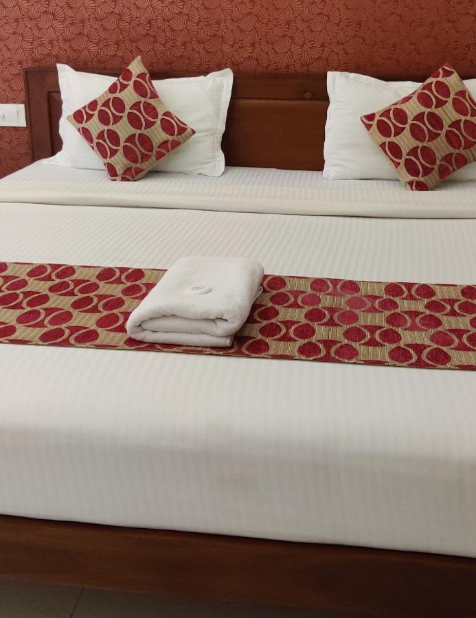 Hotel Hilite Inn Kochi ภายนอก รูปภาพ