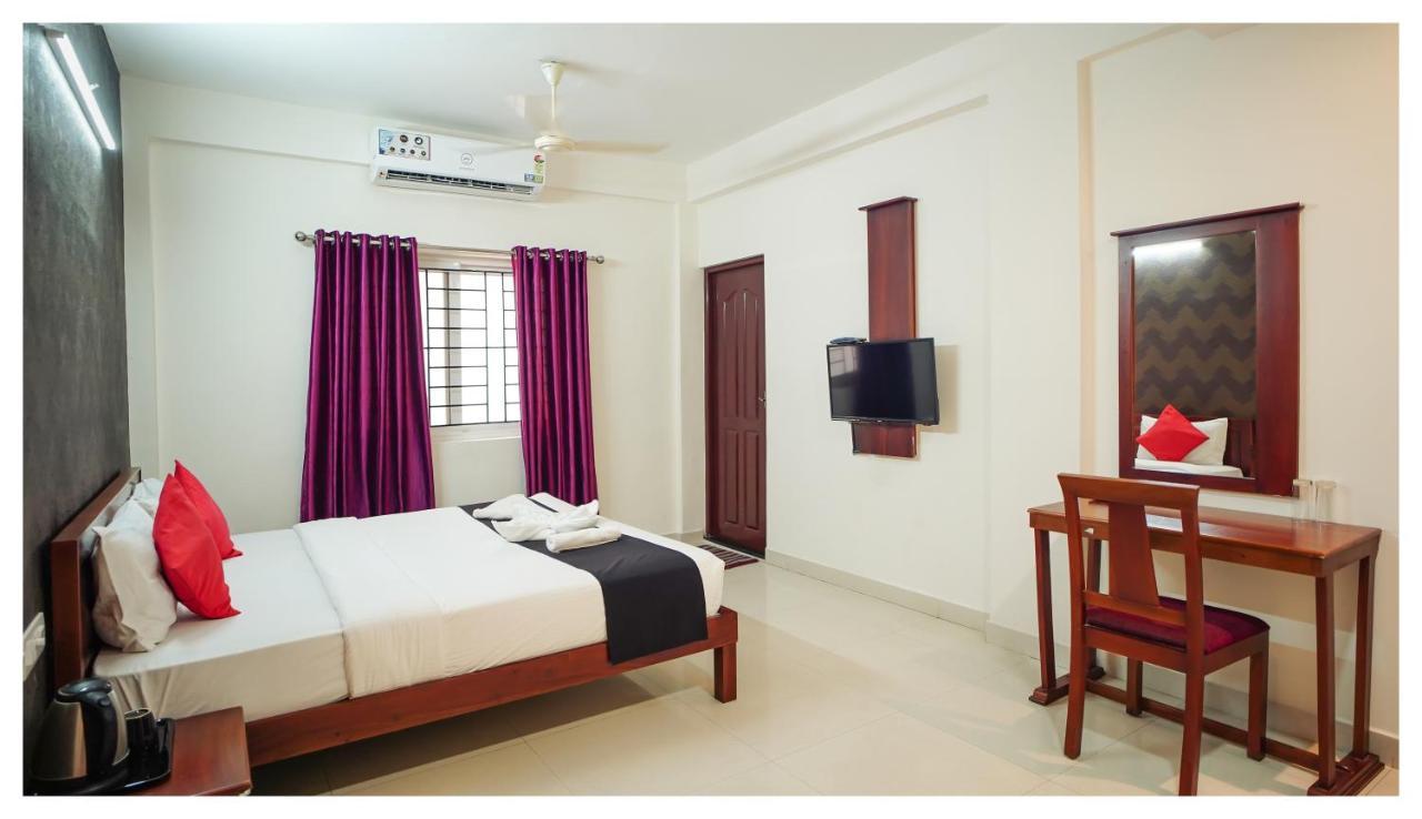 Hotel Hilite Inn Kochi ภายนอก รูปภาพ