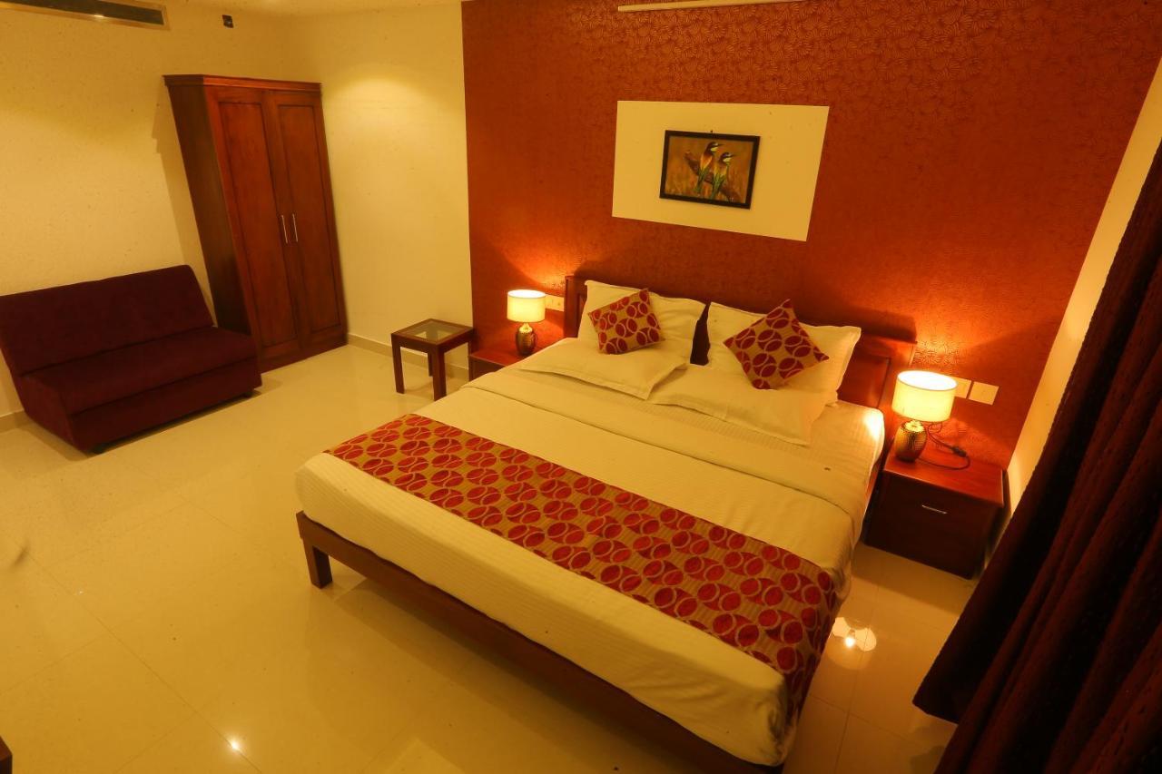 Hotel Hilite Inn Kochi ภายนอก รูปภาพ