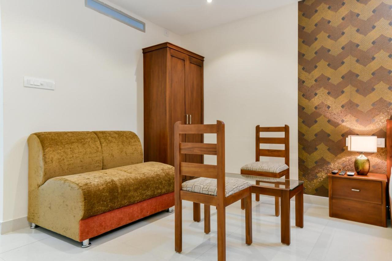 Hotel Hilite Inn Kochi ภายนอก รูปภาพ